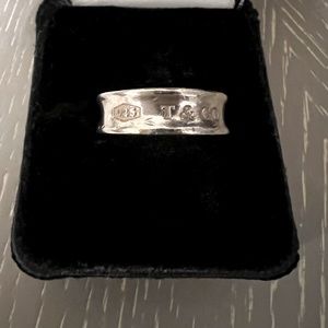 Tiffany & Co 1997 Vintage Concave Band